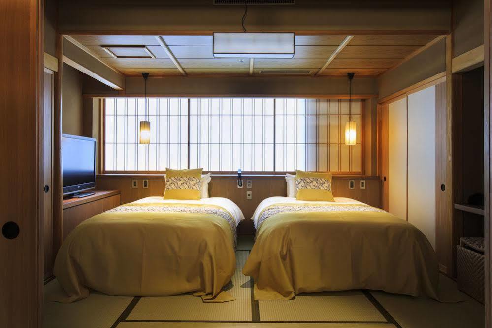 Fujisan Onsen Bessho Sasa Hotel Fujiyoshida Buitenkant foto