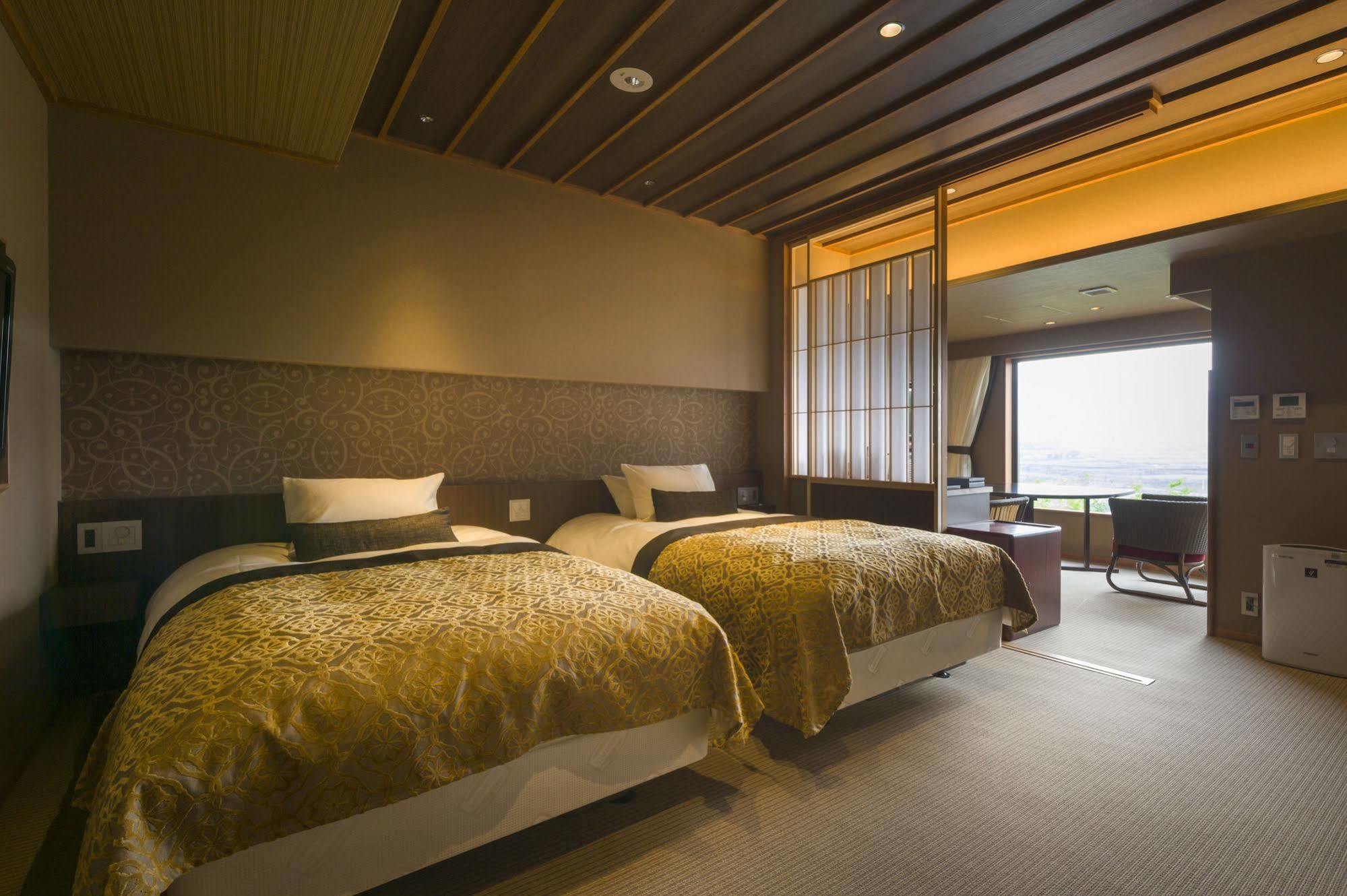 Fujisan Onsen Bessho Sasa Hotel Fujiyoshida Buitenkant foto